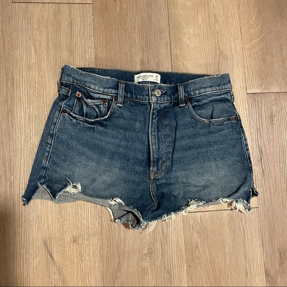 Abercrombie & Fitch Pants - A&F Mom Short High Rise Dark Denim Size 29|8
